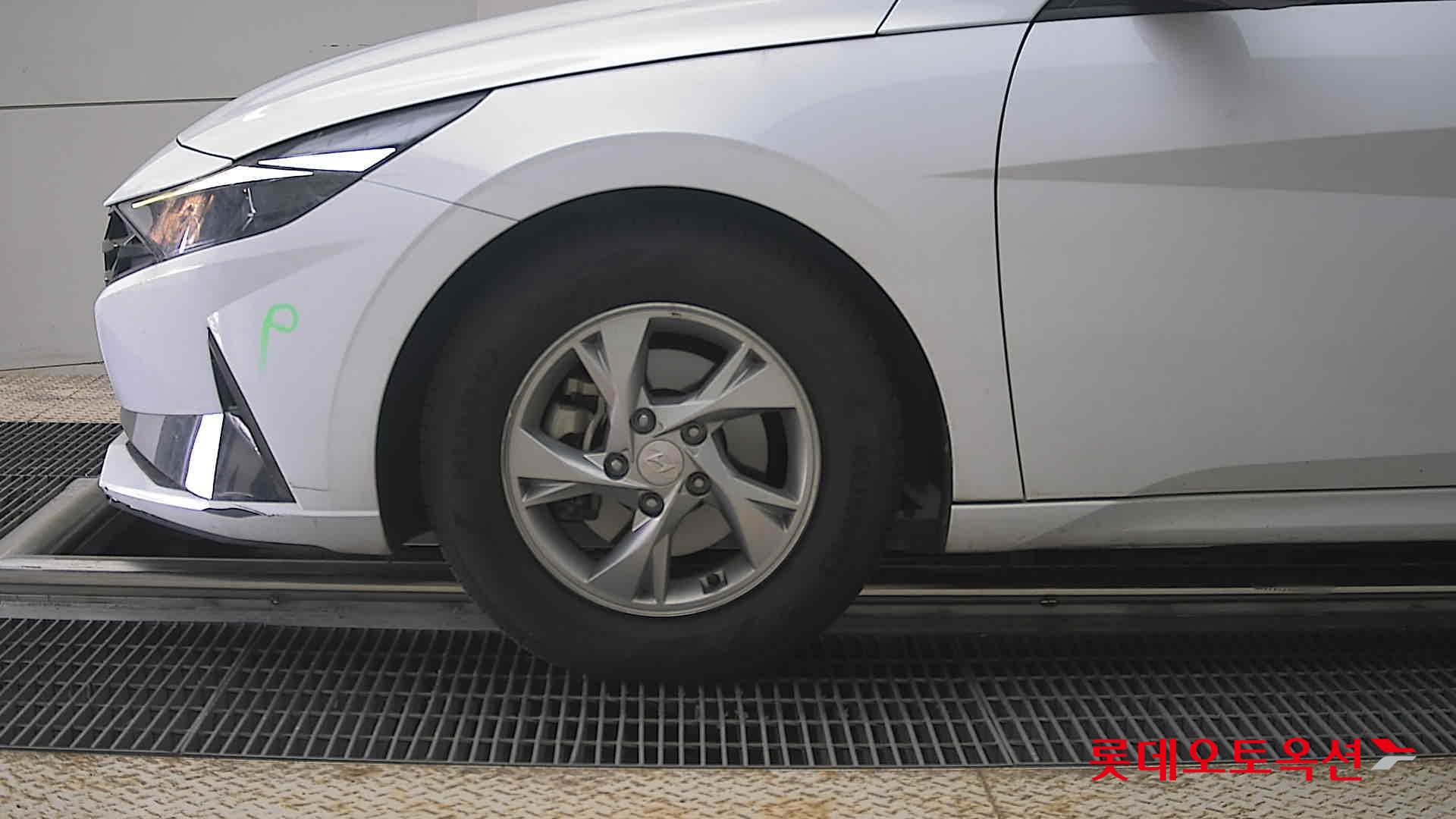 Hyundai Elantra 2023 - Image 25