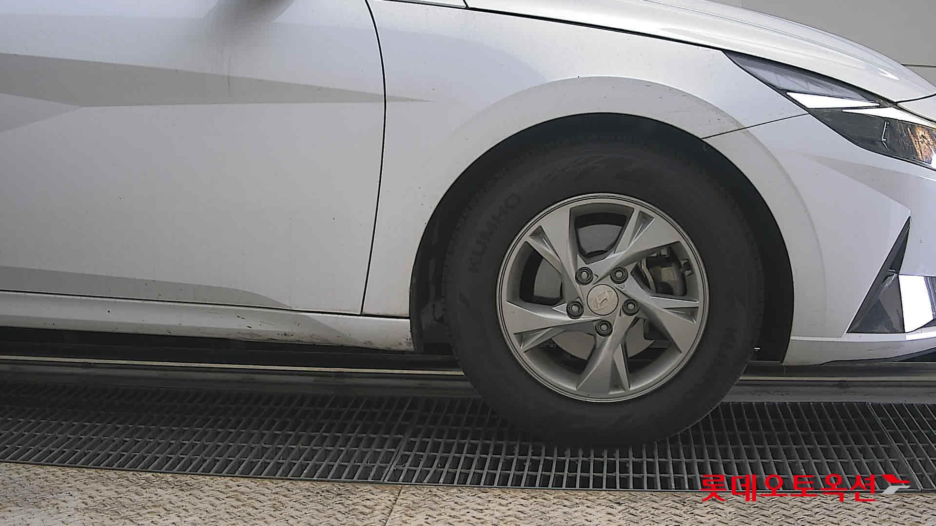 Hyundai Elantra 2023 - Image 27