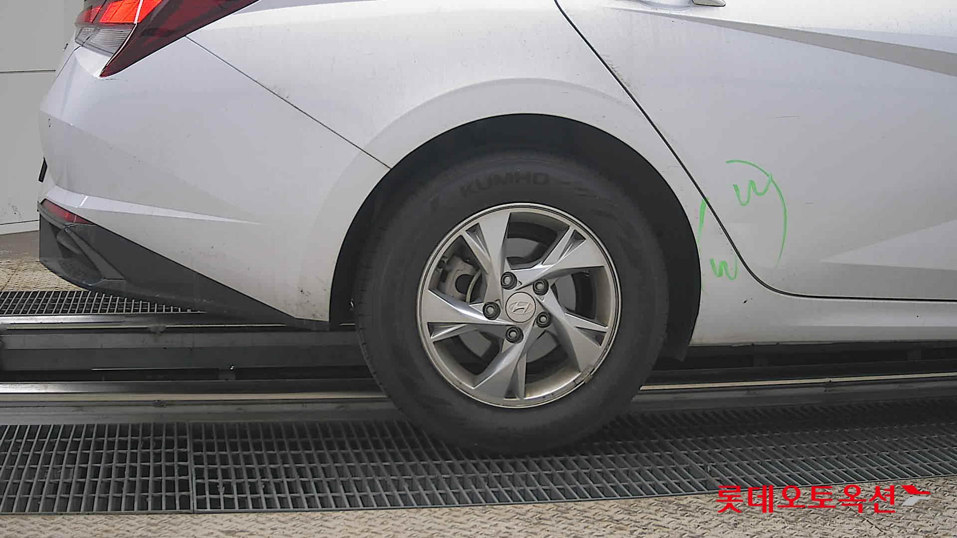 Hyundai Elantra 2023 - Image 28