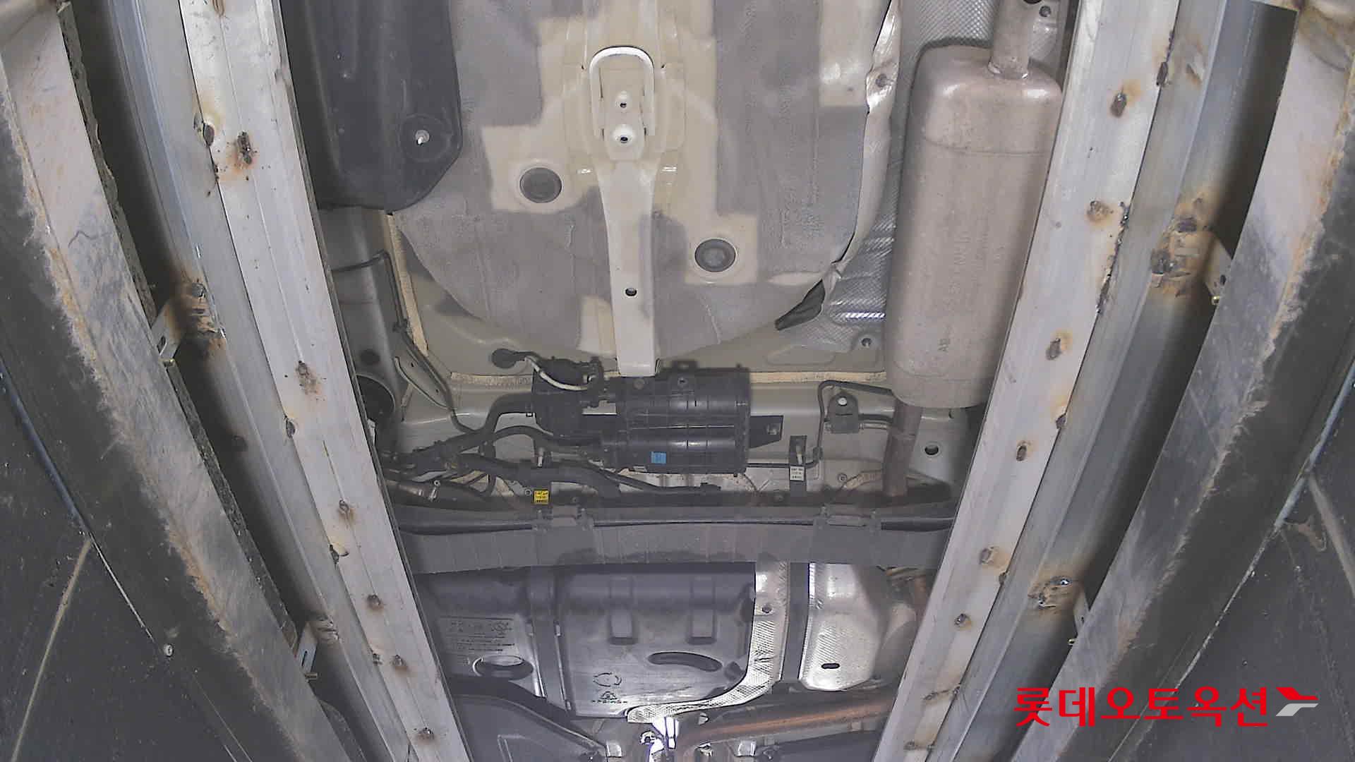 Hyundai Elantra 2023 - Image 2