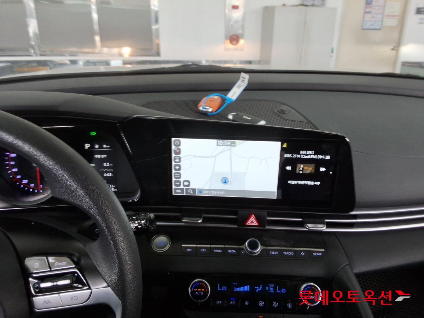 Hyundai Elantra 2023 - Image 32