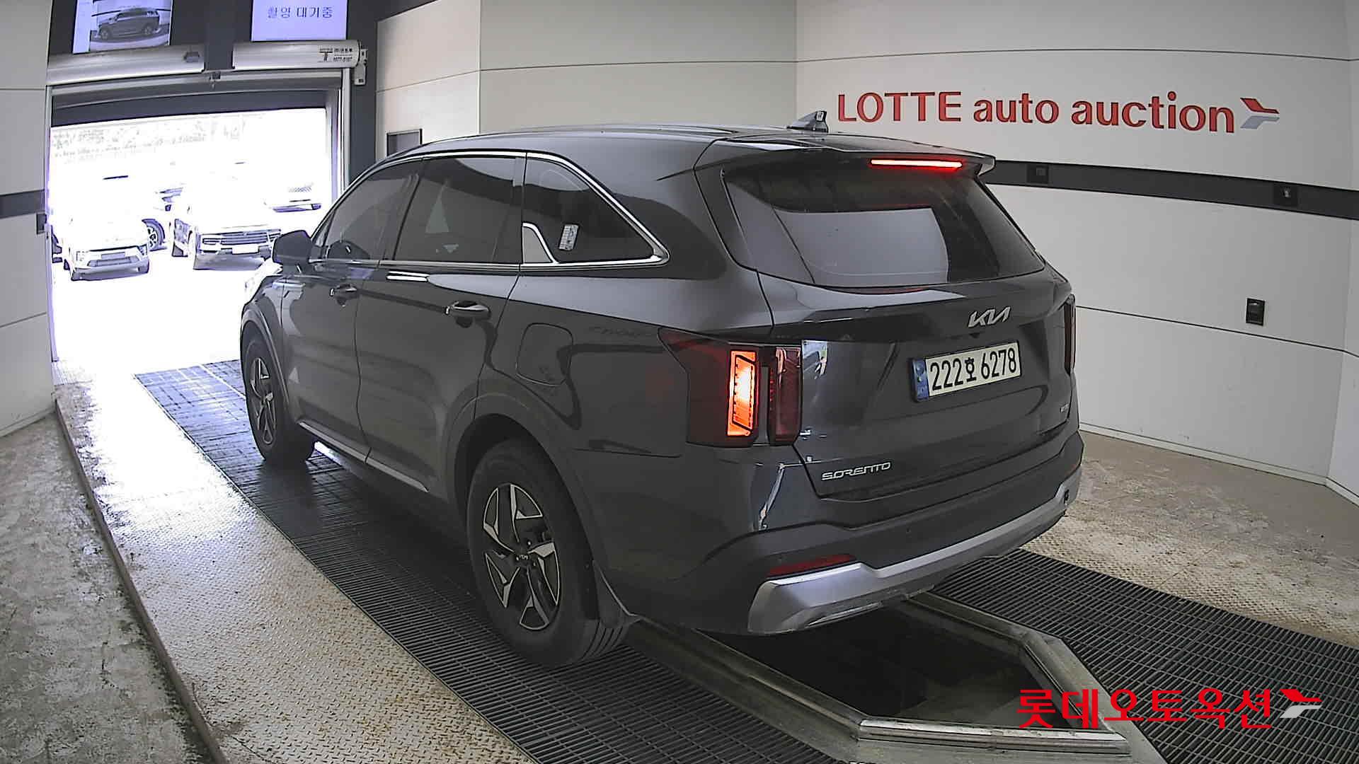 Kia Sorento - 4