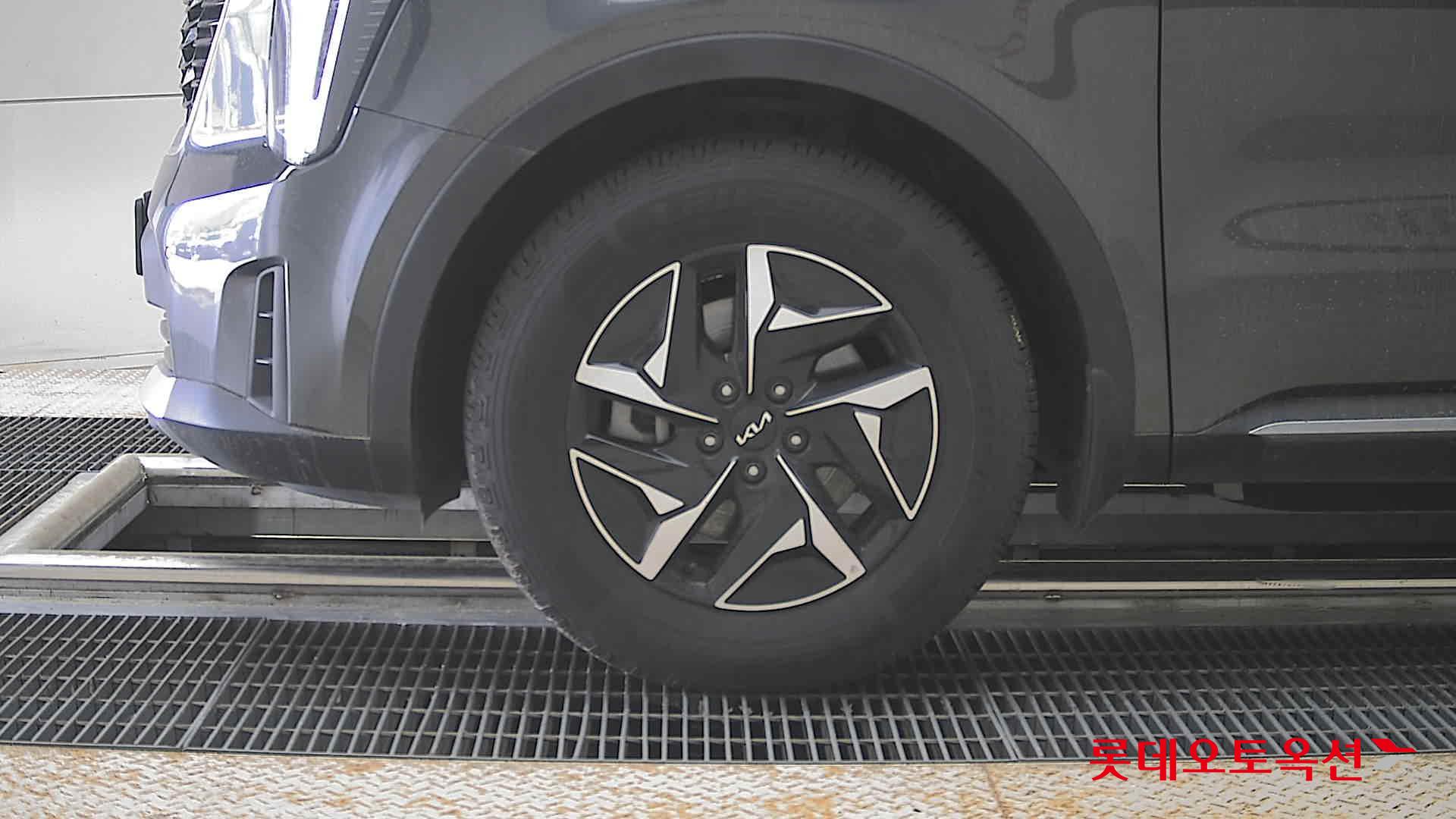 Kia Sorento - 25