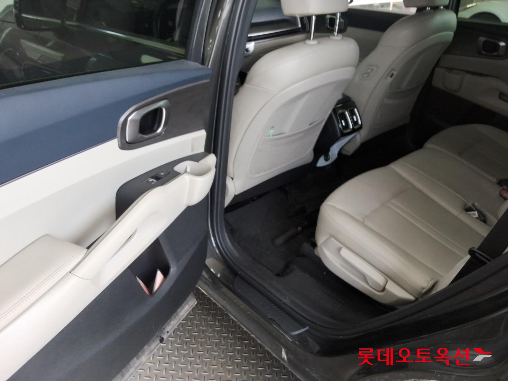 Kia Sorento - 37