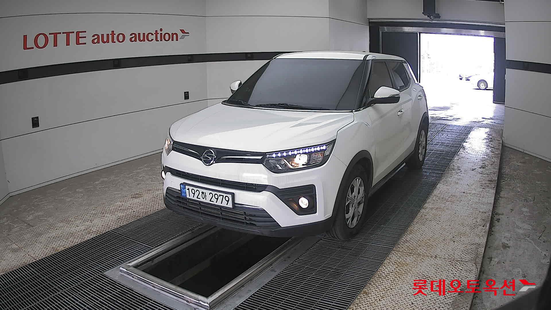 KG Mobility Tivoli - 10