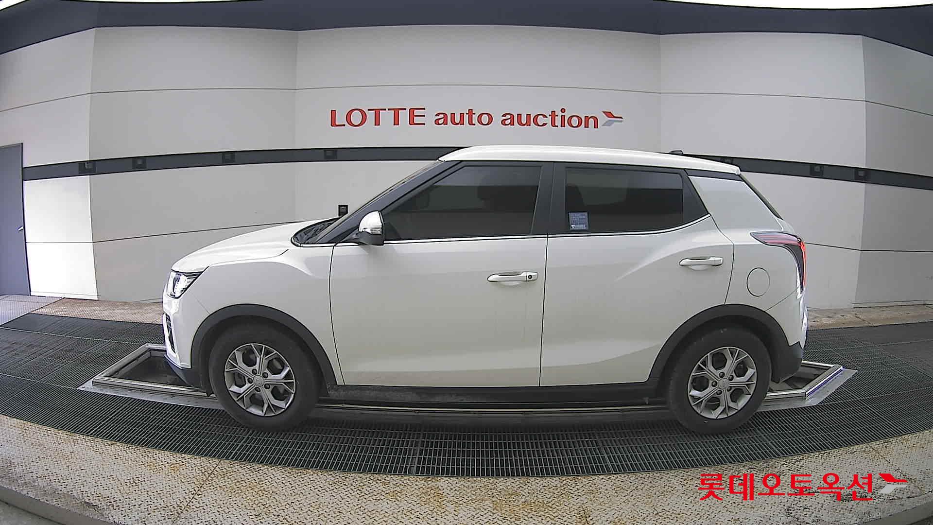 KG Mobility Tivoli - 13