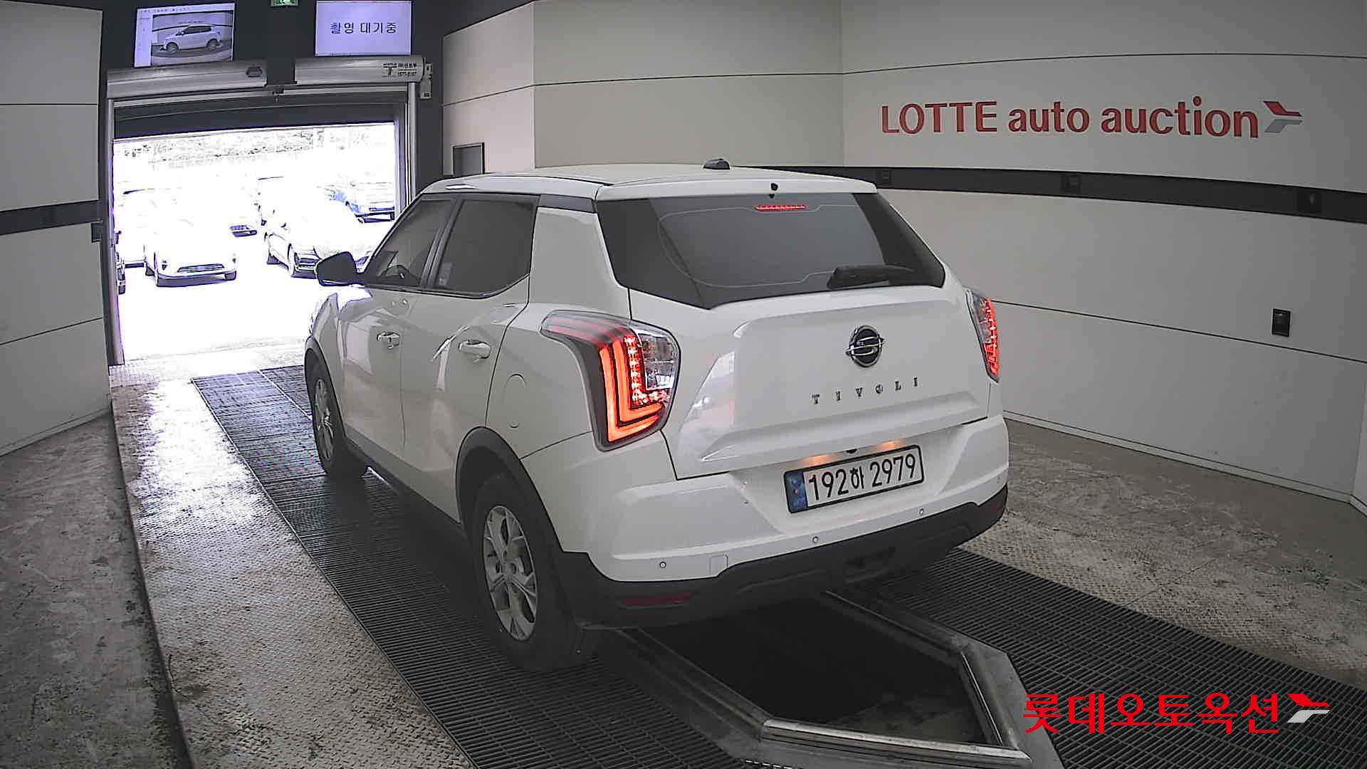 KG Mobility Tivoli - 16