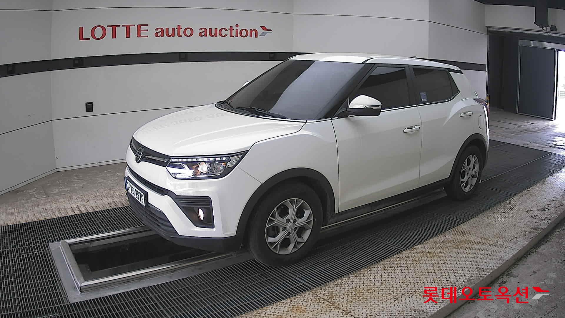 KG Mobility Tivoli - 11