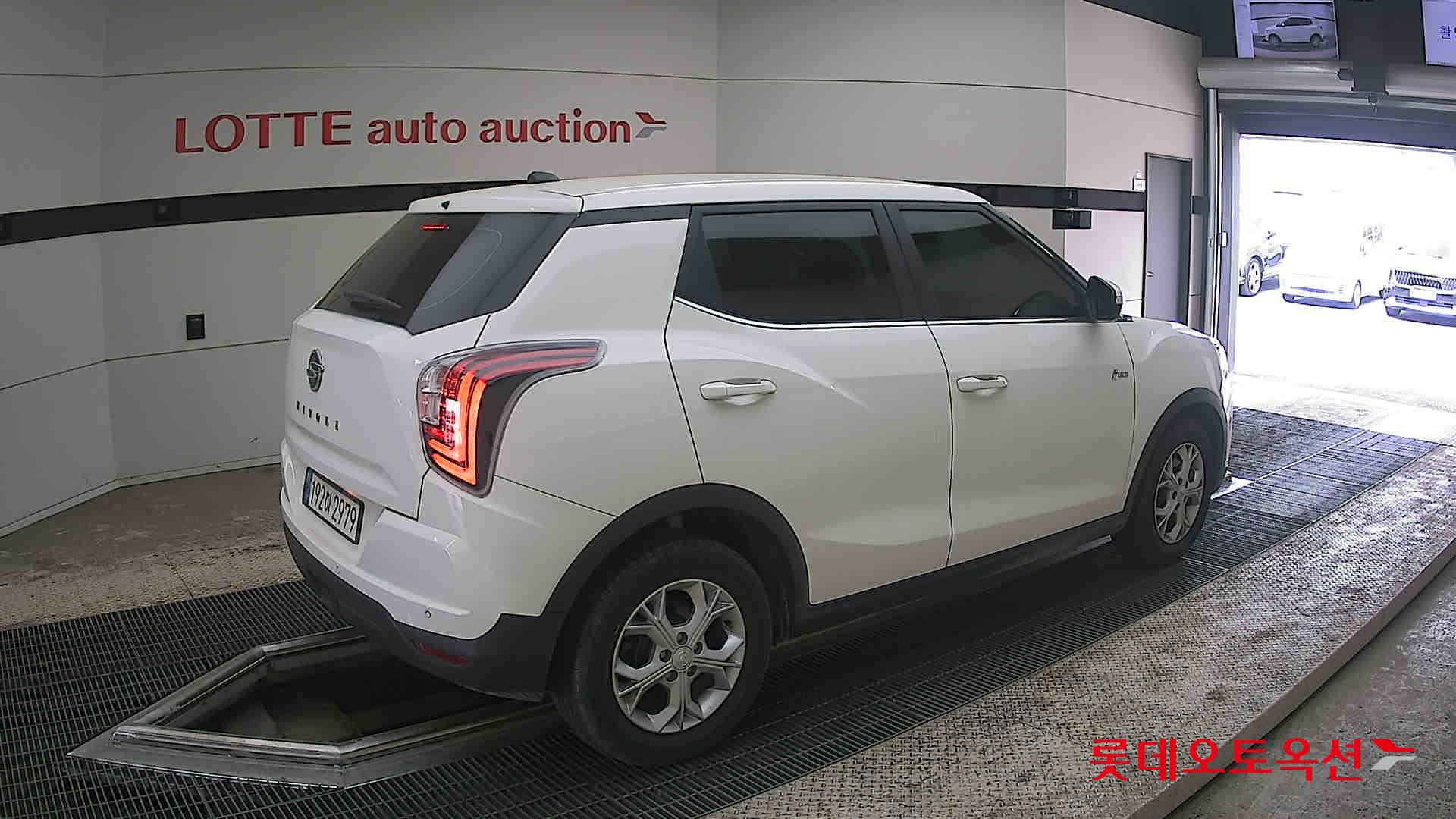 KG Mobility Tivoli - 19