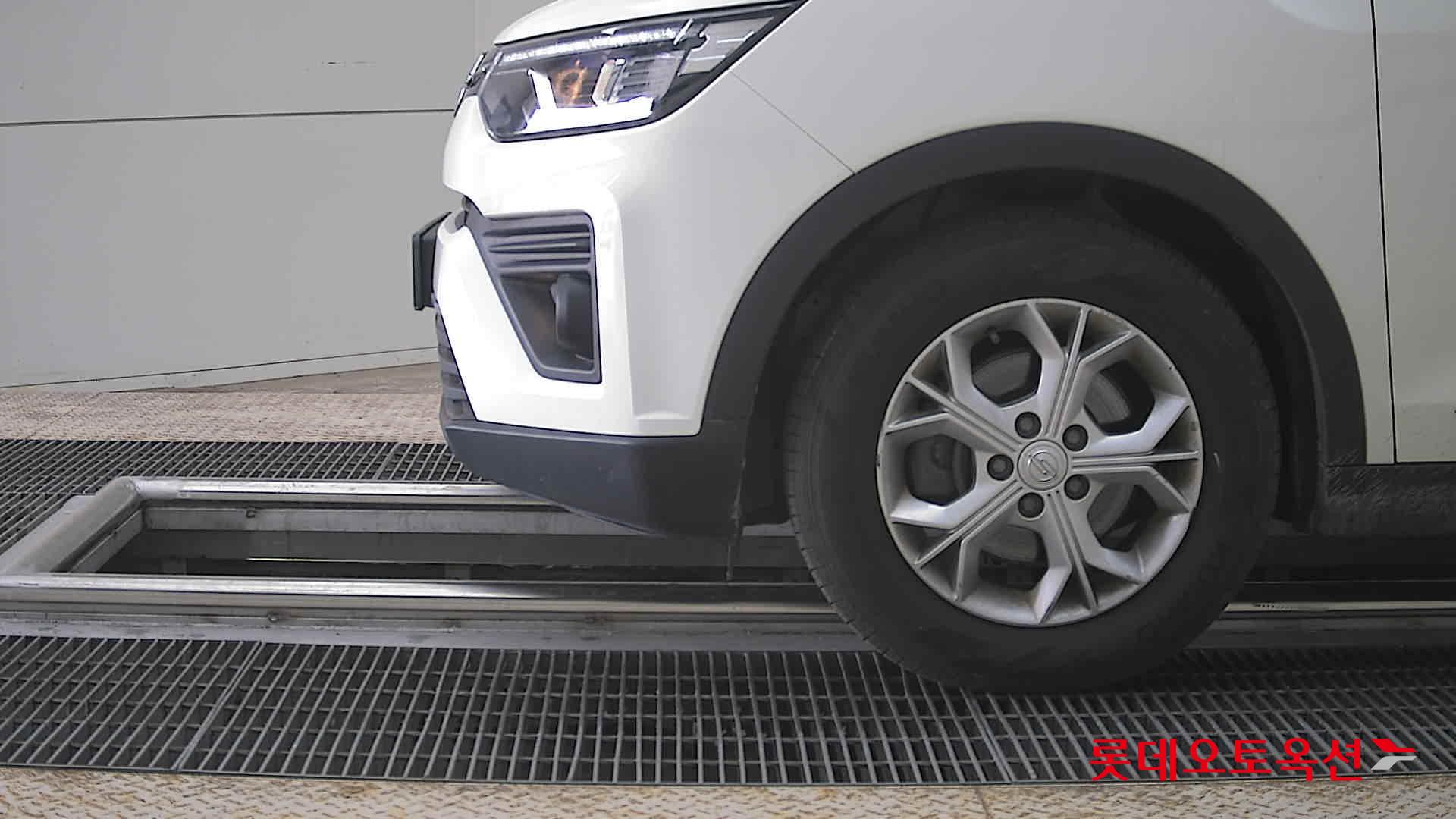 KG Mobility Tivoli - 25