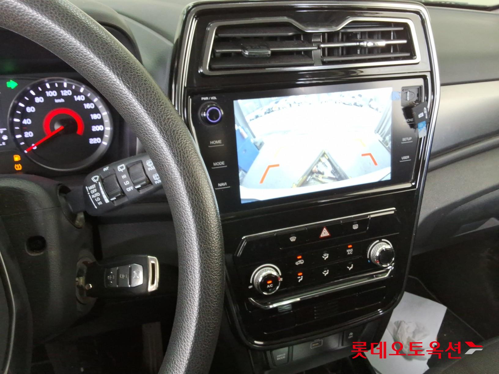 KG Mobility Tivoli - 33