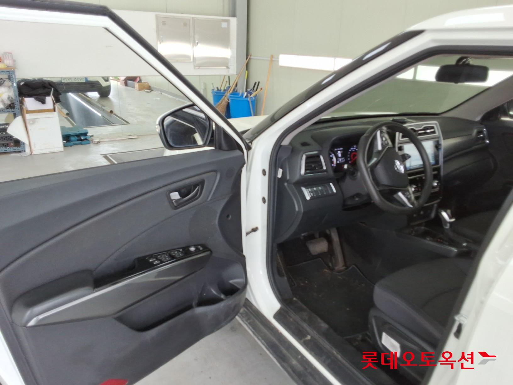KG Mobility Tivoli - 35