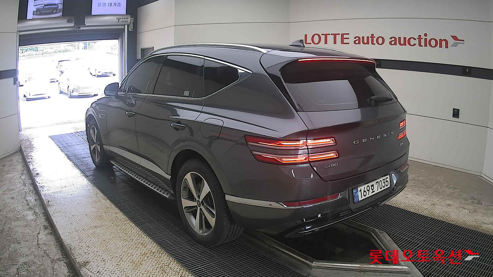 2022 - genesis gv80