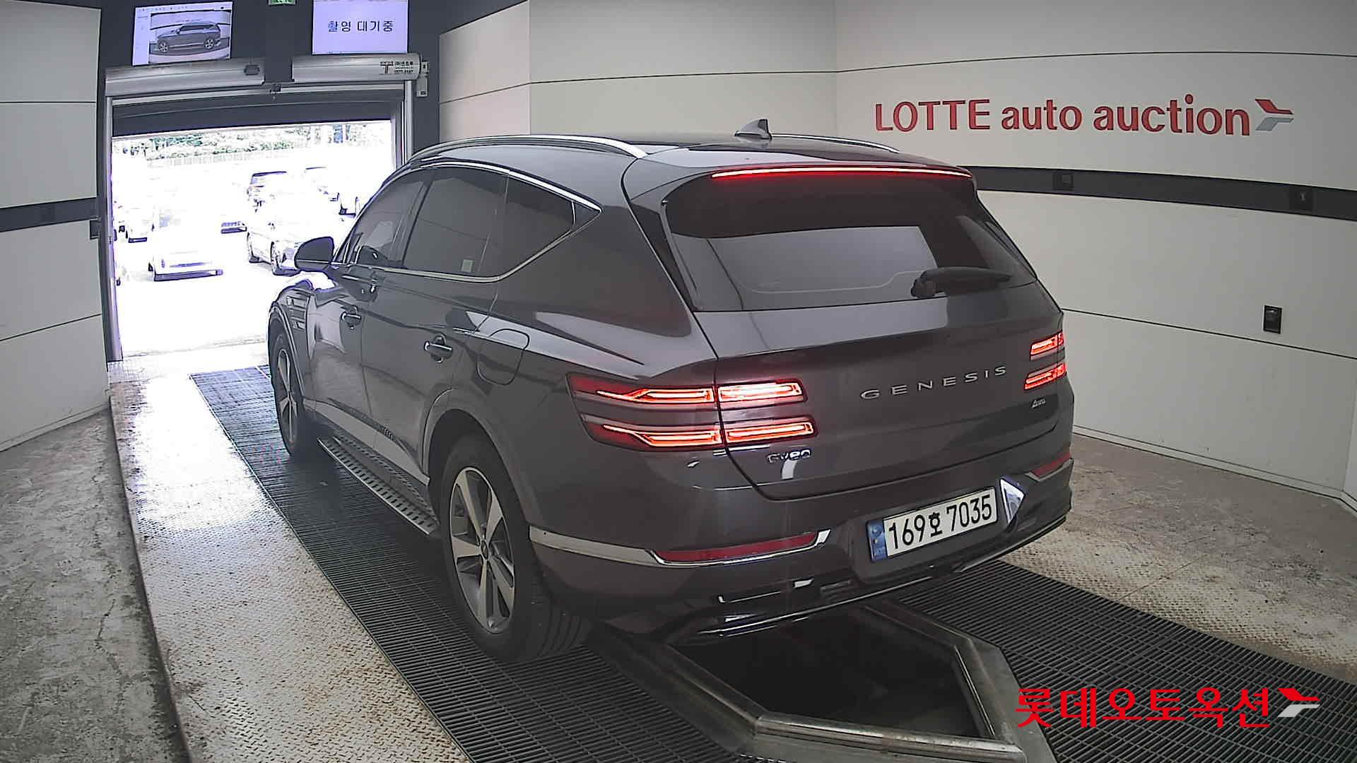 2022 - genesis gv80