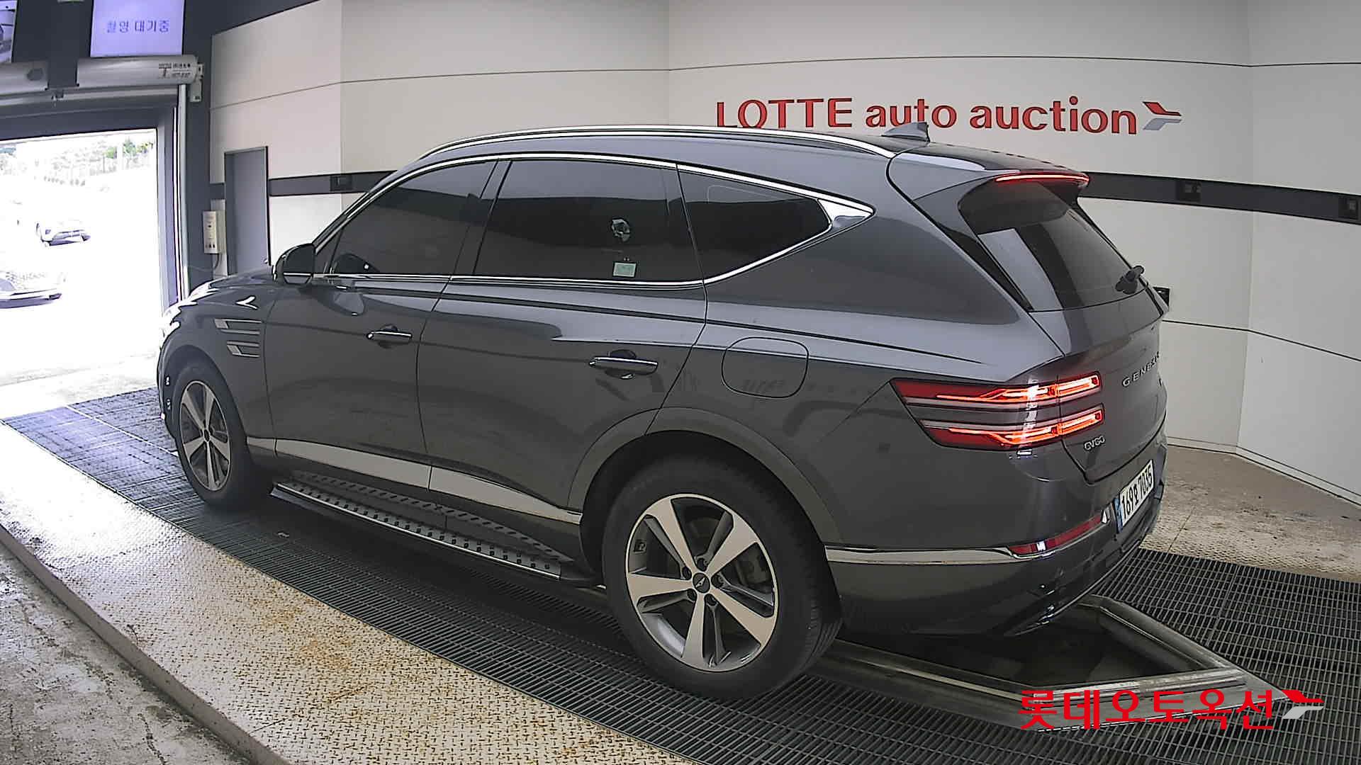 2022 - genesis gv80