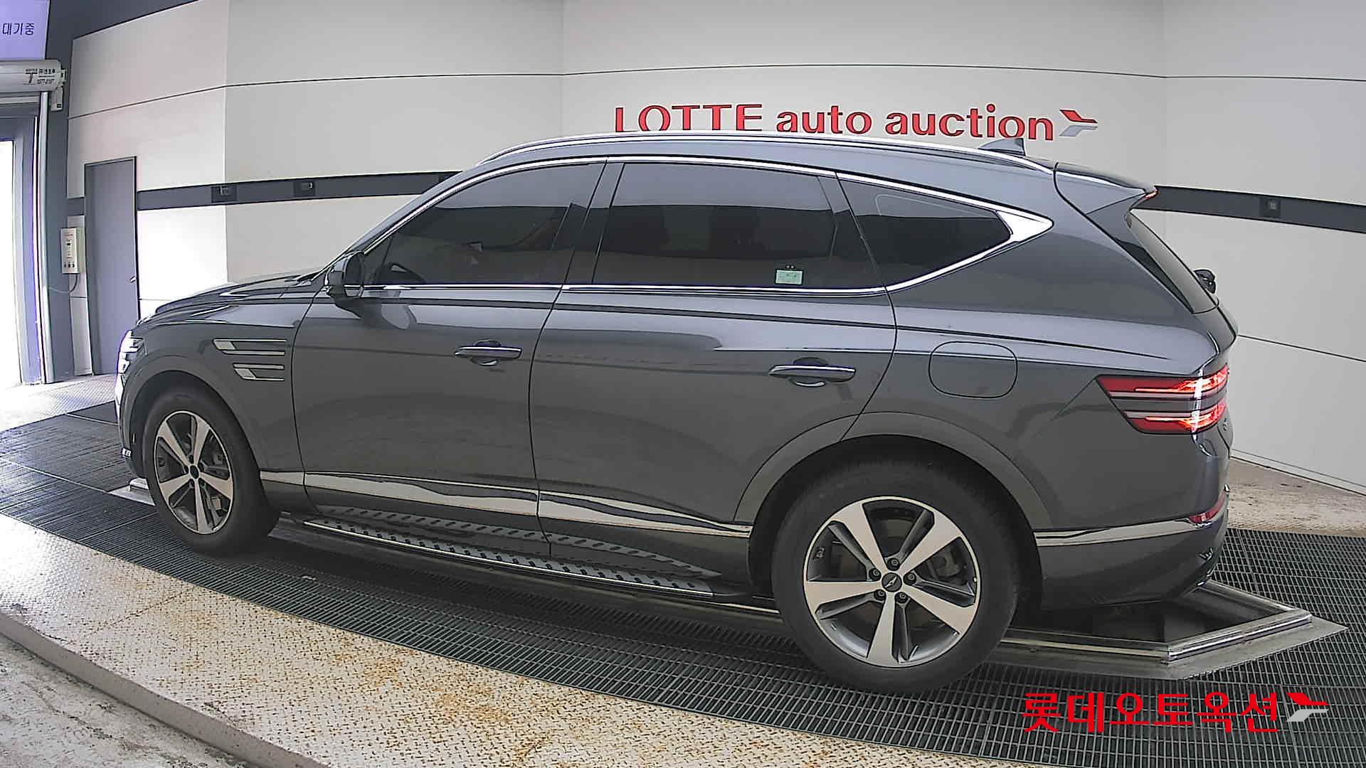 2022 - genesis gv80