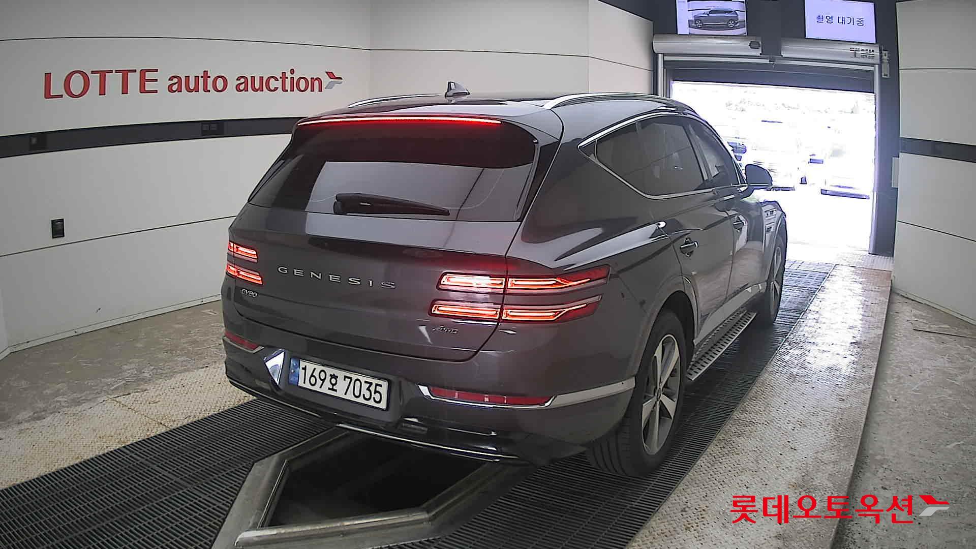2022 - genesis gv80