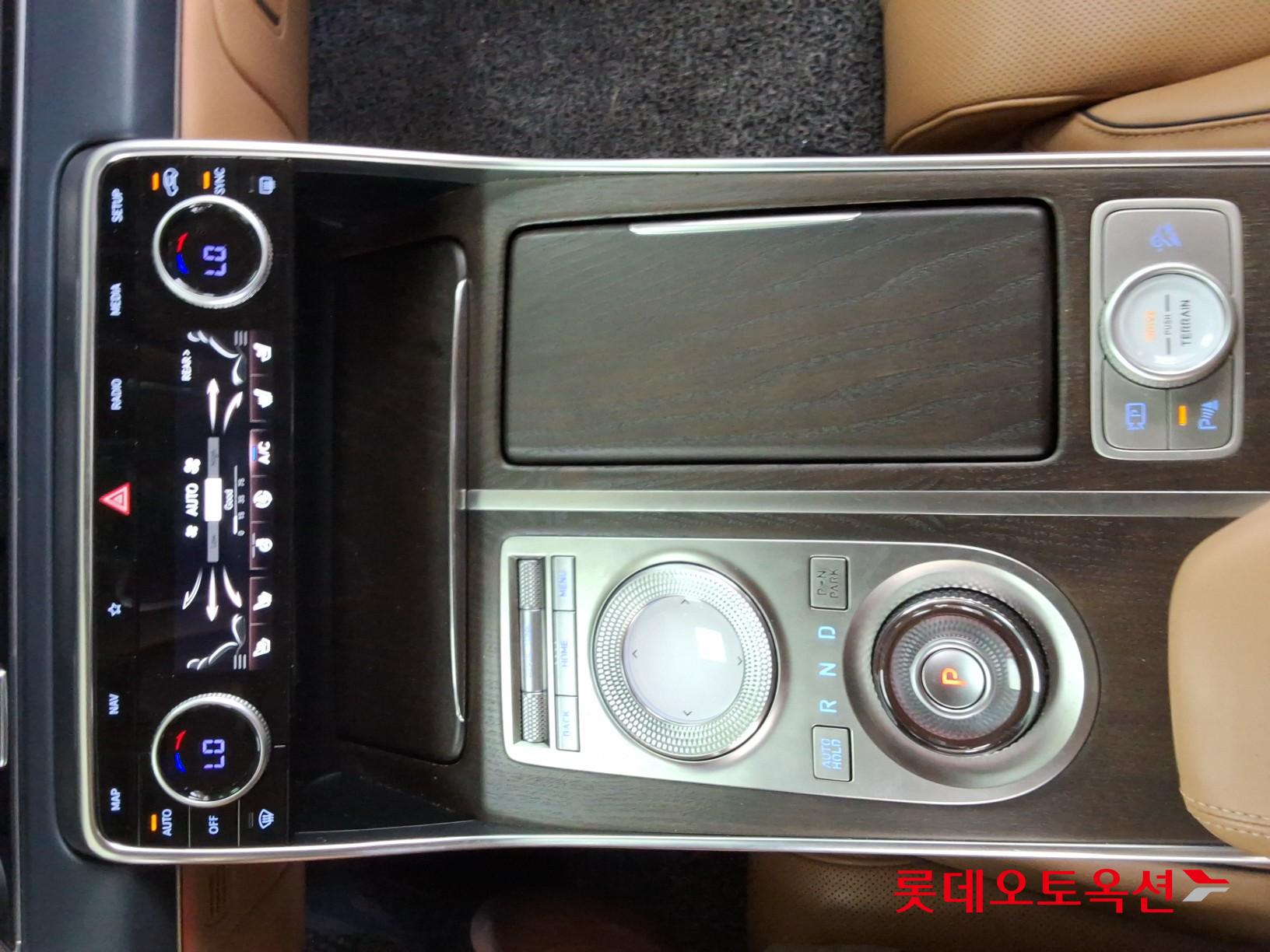 2022 - genesis gv80