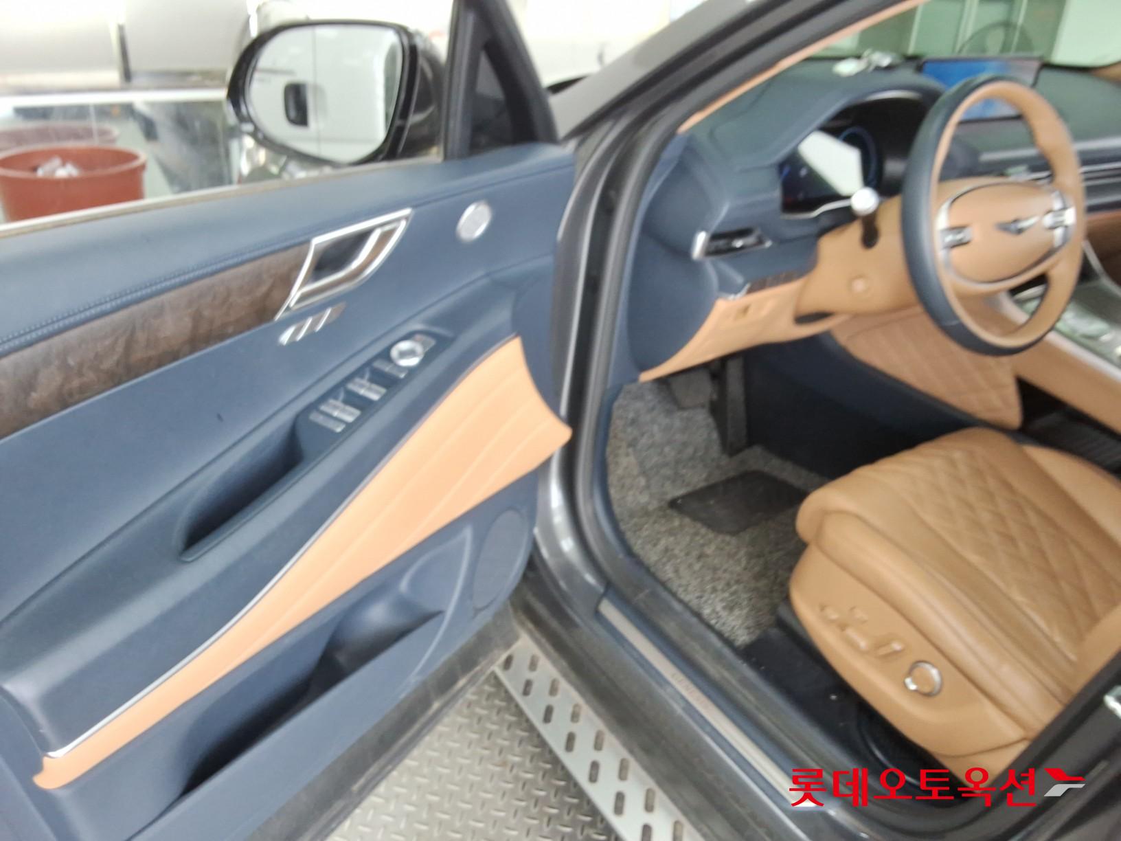 2022 - genesis gv80