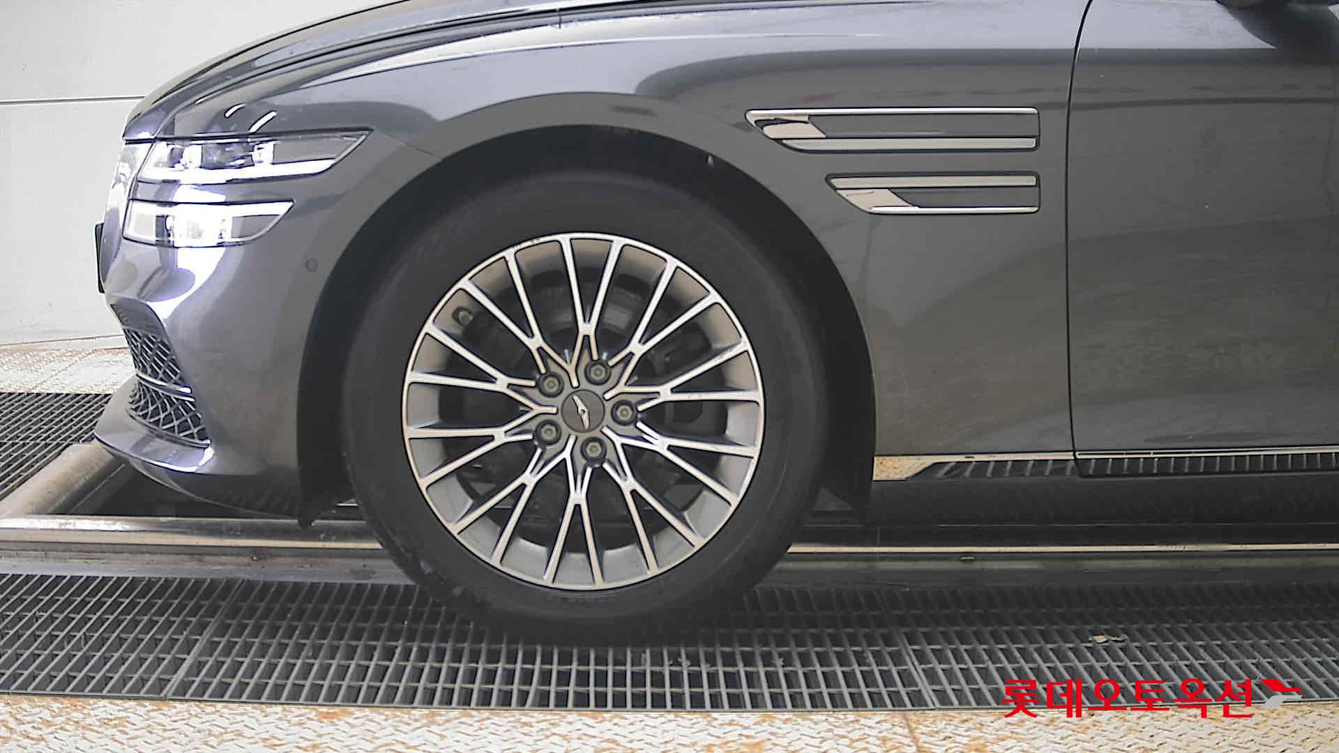 2022 - genesis g80