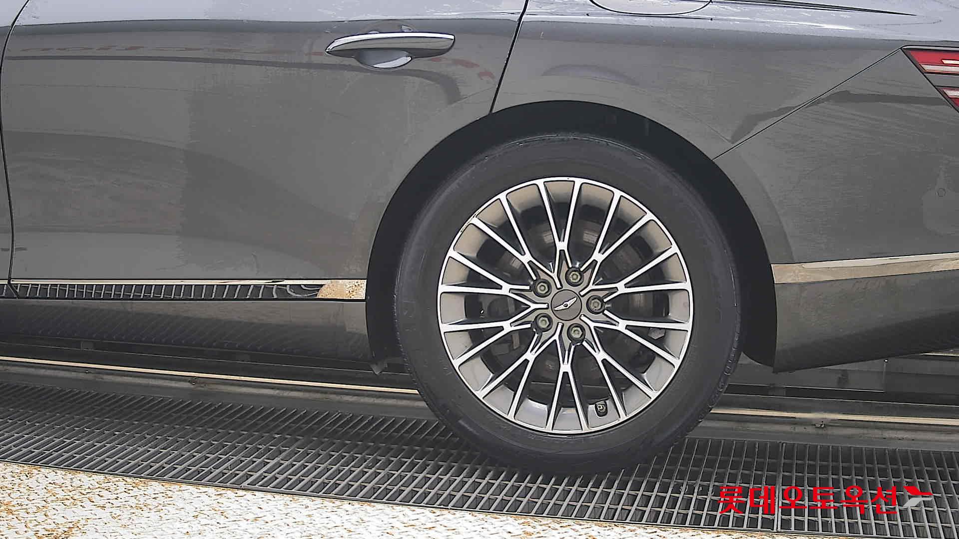 2022 - genesis g80
