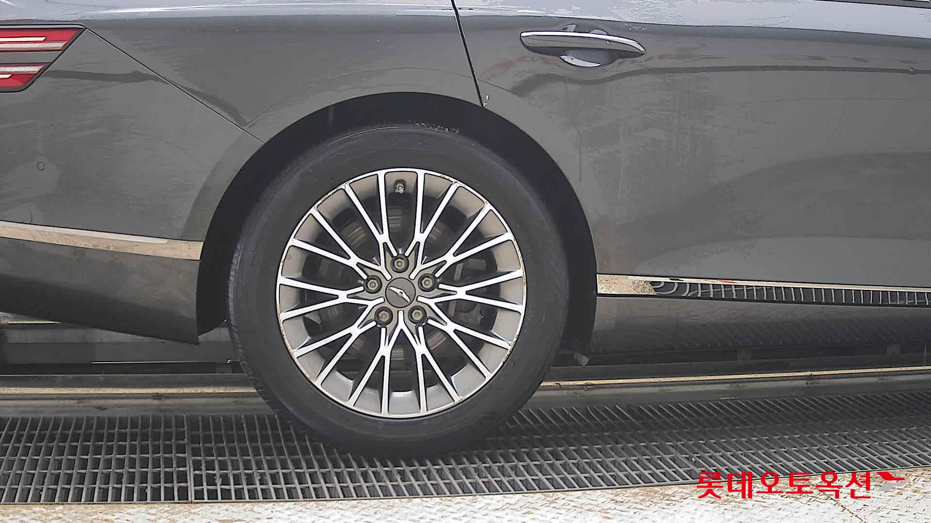 2022 - genesis g80