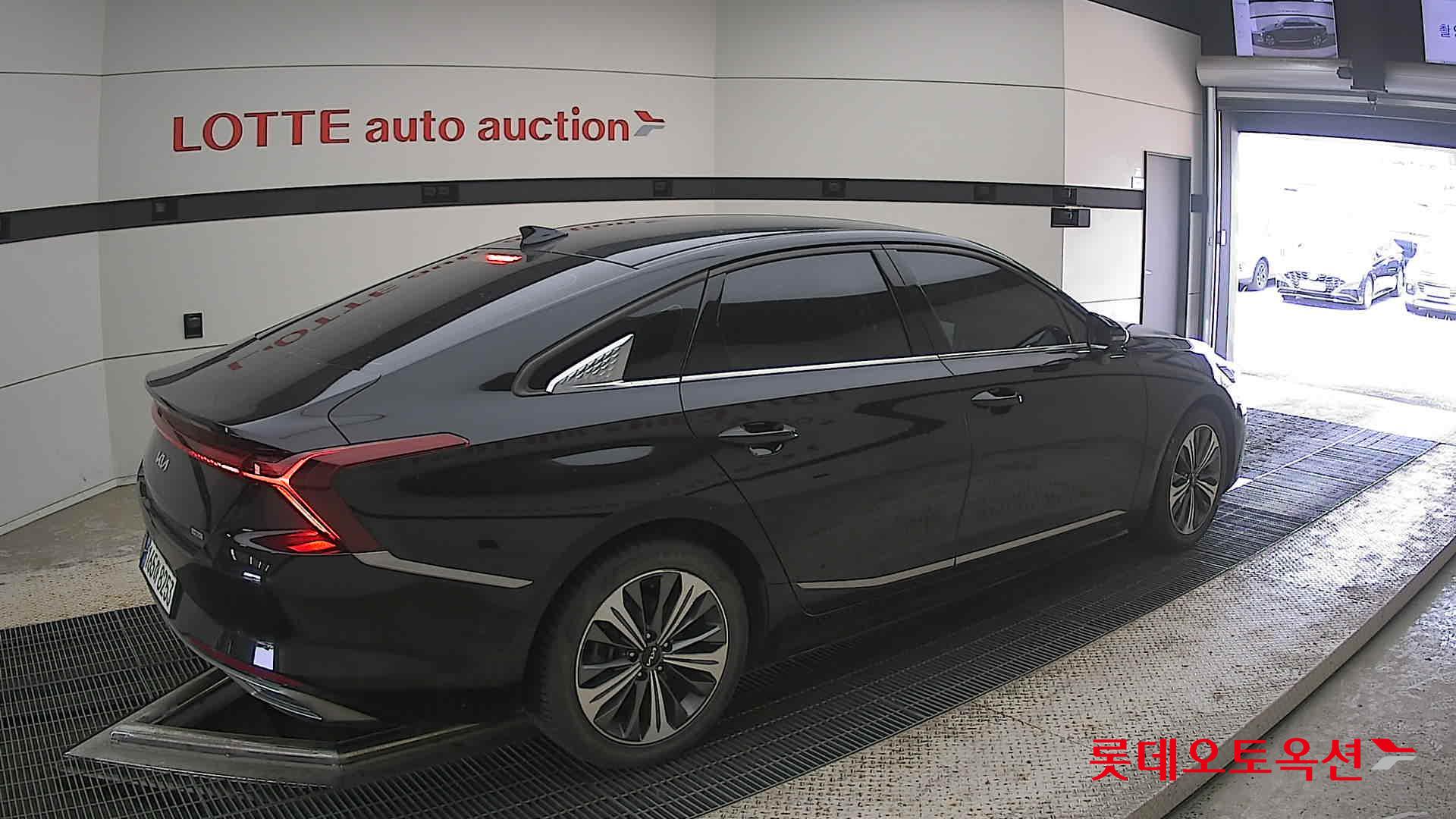 2022 - kia k8