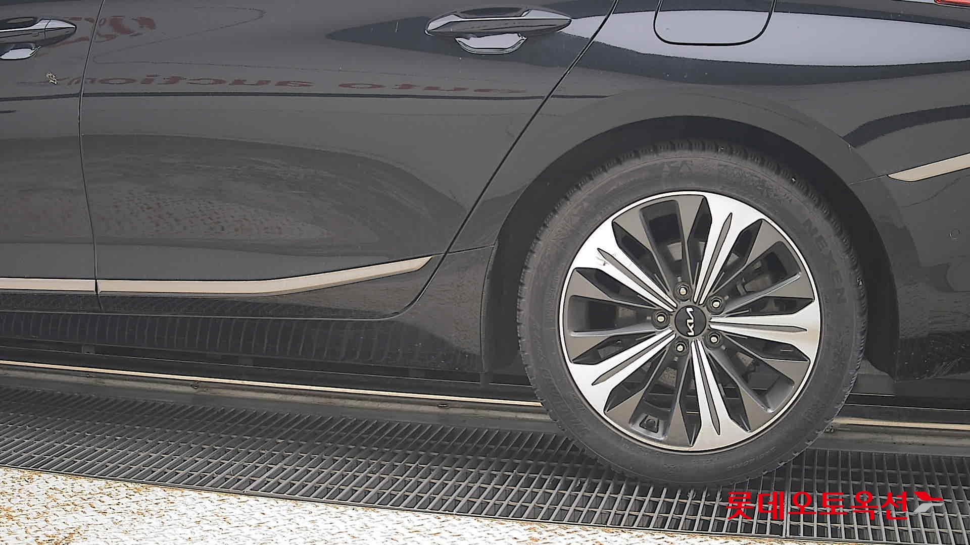 2022 - kia k8