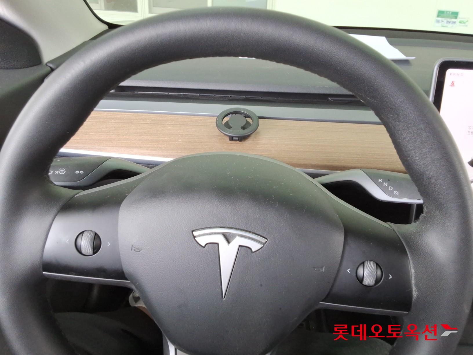 TESLA Model 3 - 30