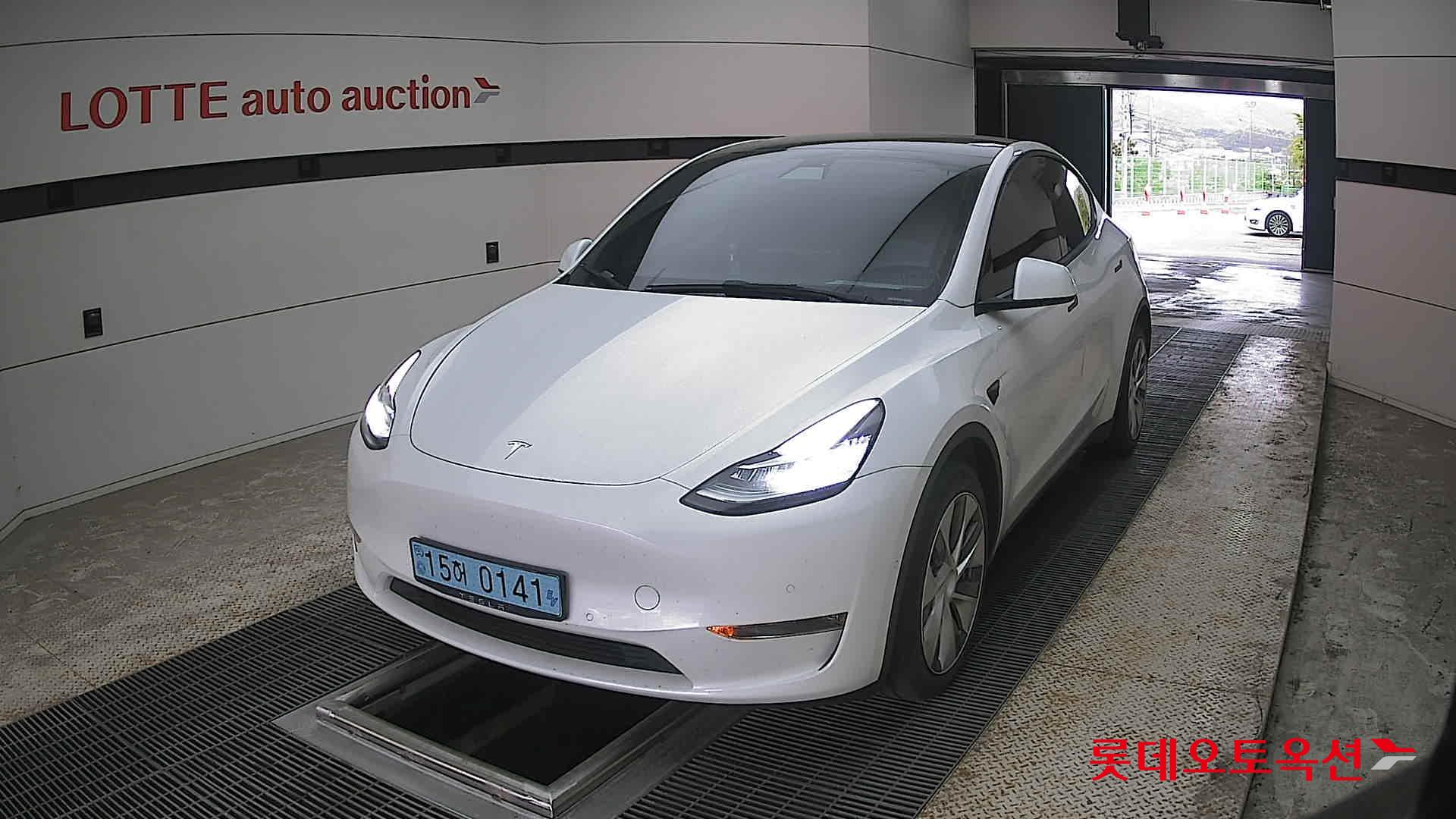 Tesla Model Y Long Range 2022 - Image 10
