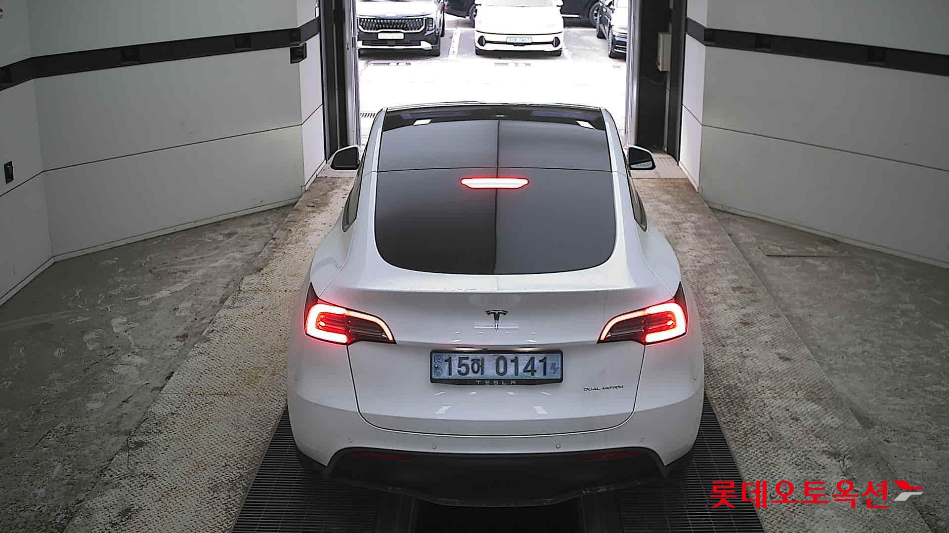 Tesla Model Y Long Range 2022 - Image 17