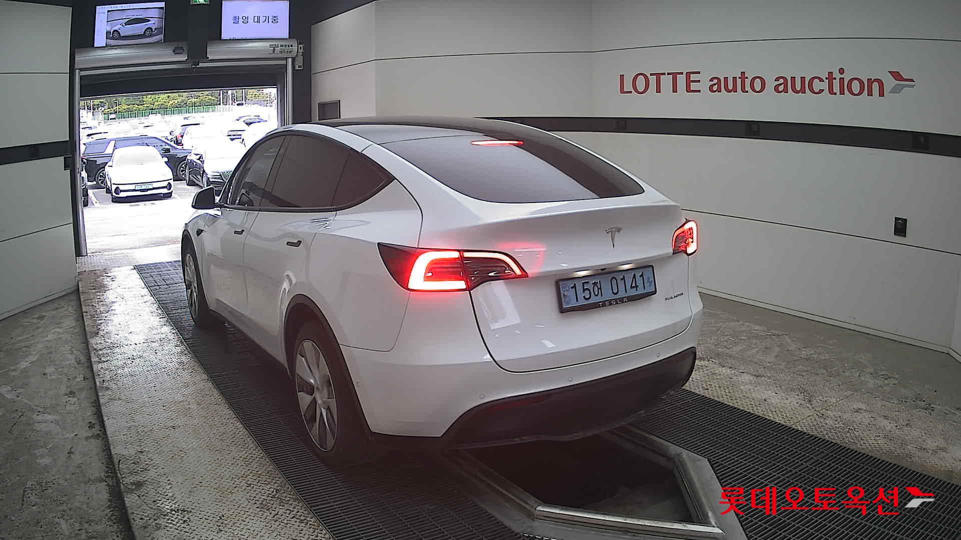 Tesla Model Y Long Range 2022 - Image 16