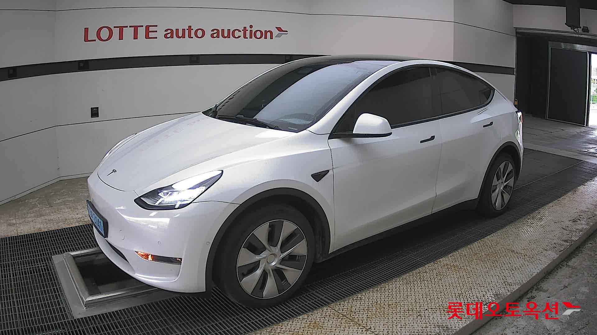 Tesla Model Y Long Range 2022 - Image 11