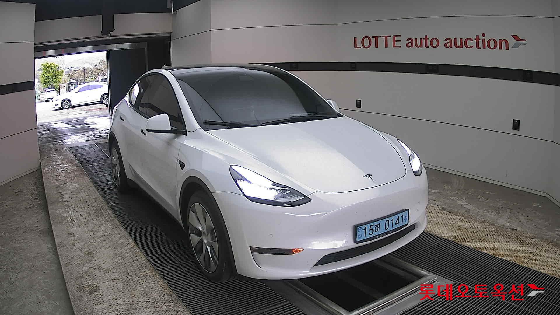 Tesla Model Y Long Range 2022 - Image 24