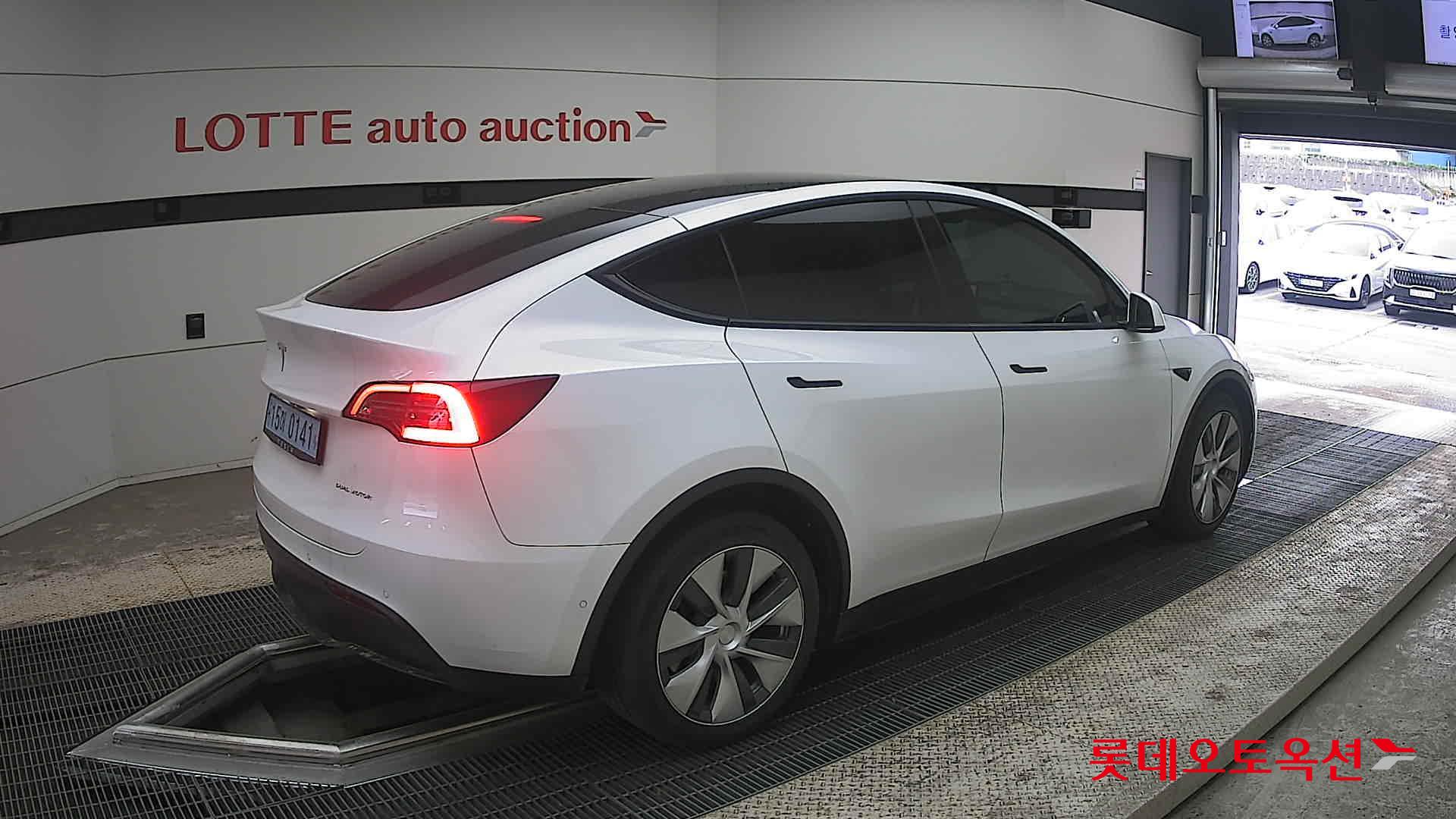 Tesla Model Y Long Range 2022 - Image 19