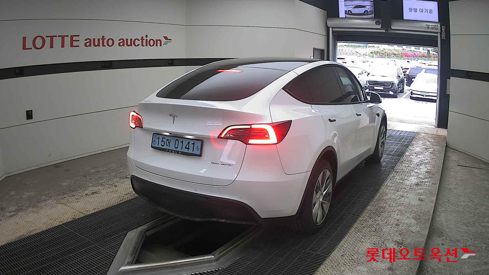 Tesla Model Y Long Range 2022 - Image 18