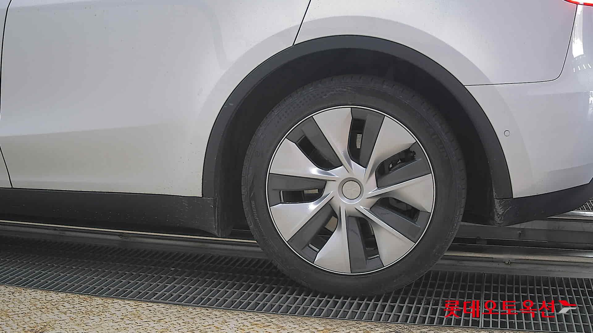 Tesla Model Y Long Range 2022 - Image 26