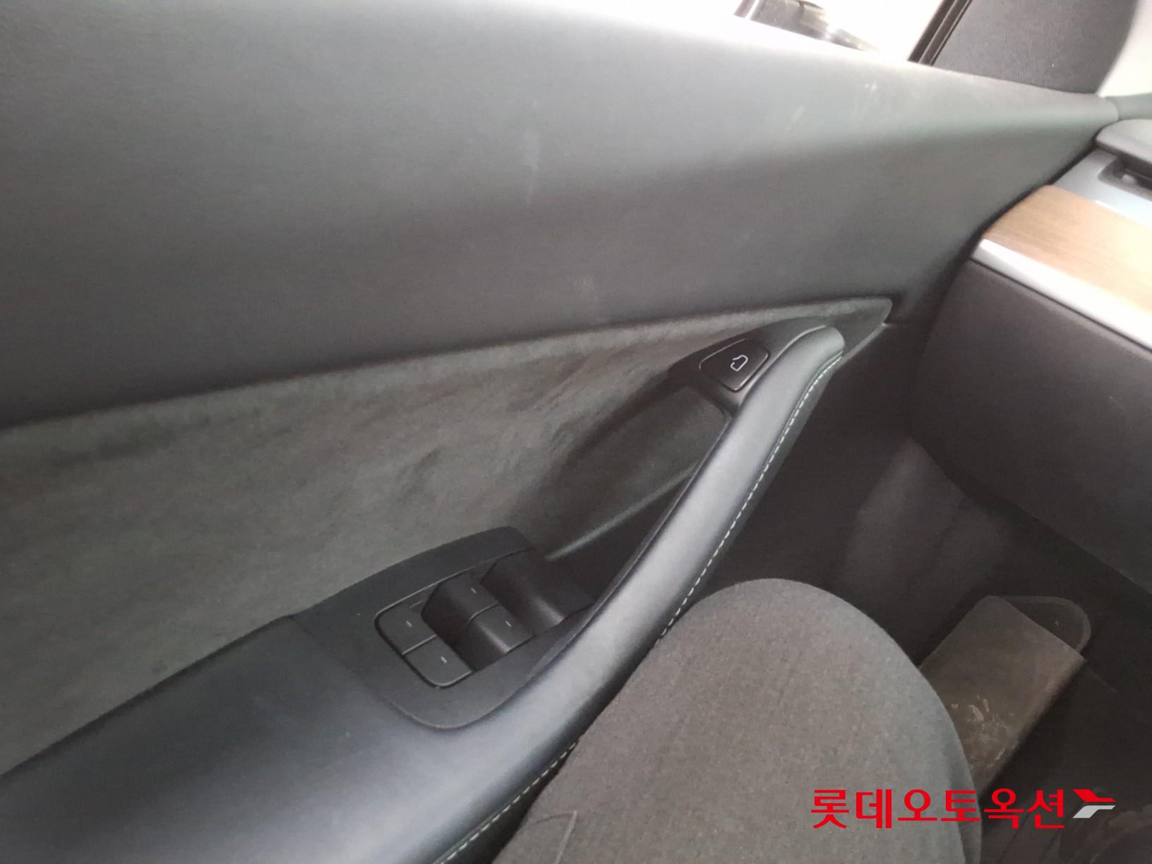 Tesla Model Y Long Range 2022 - Image 29