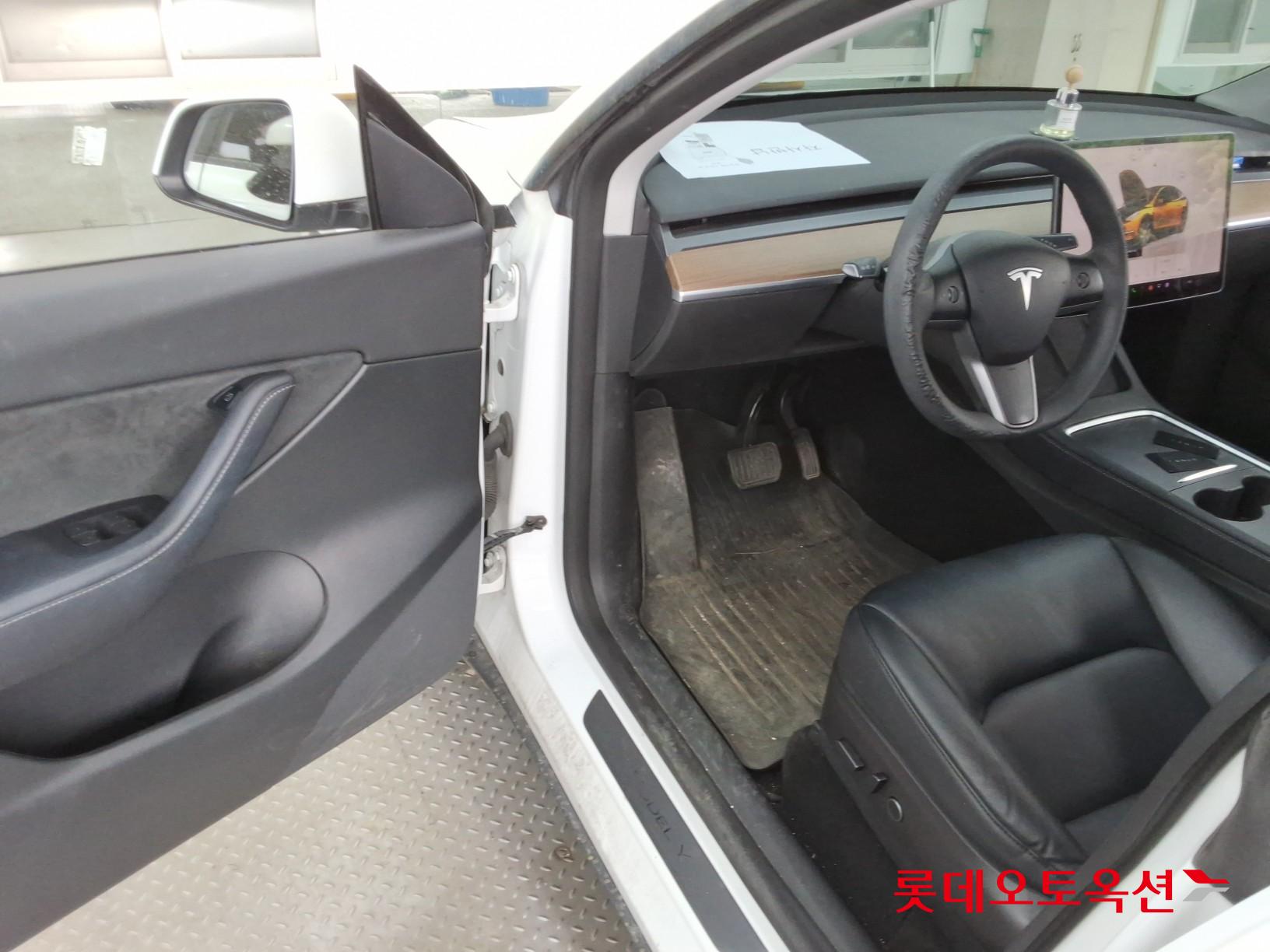 Tesla Model Y Long Range 2022 - Image 36