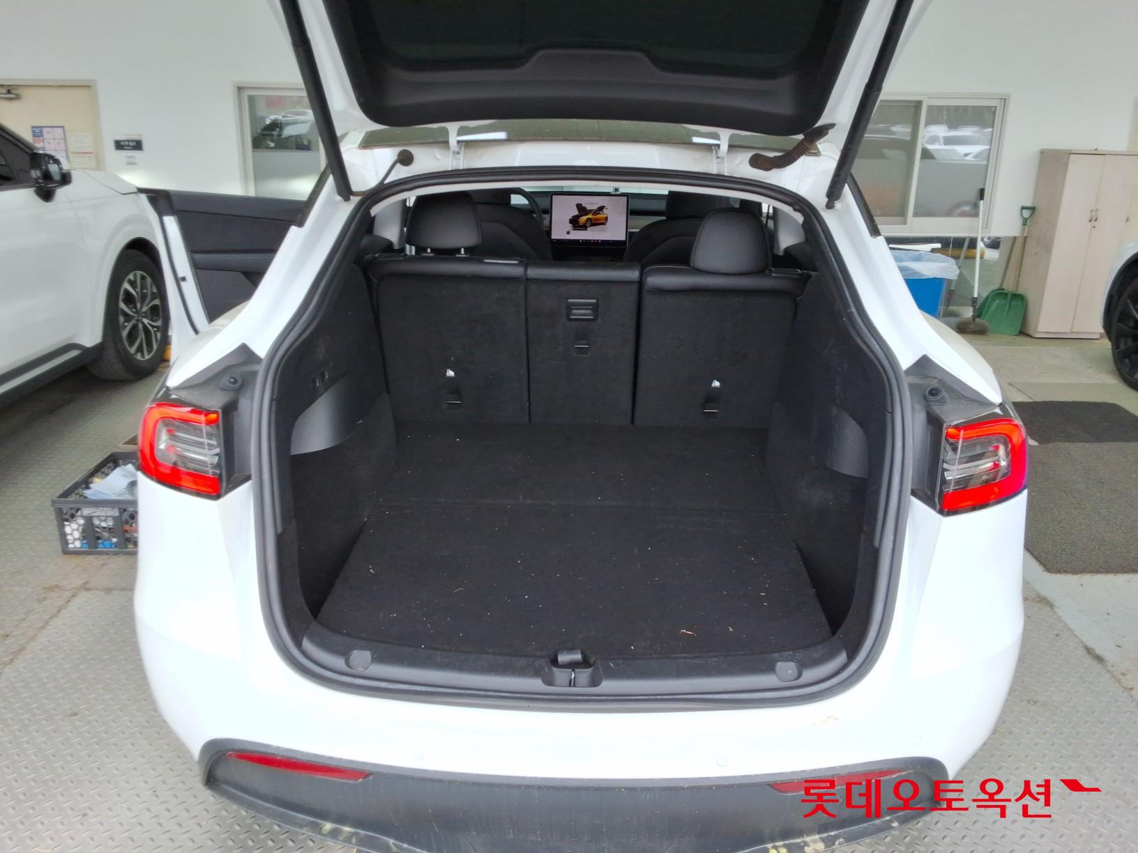 Tesla Model Y Long Range 2022 - Image 9