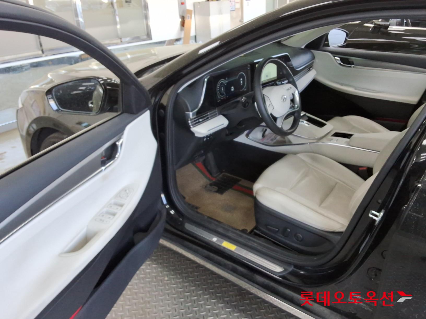 Hyundai Grandeur 2022 - Image 35