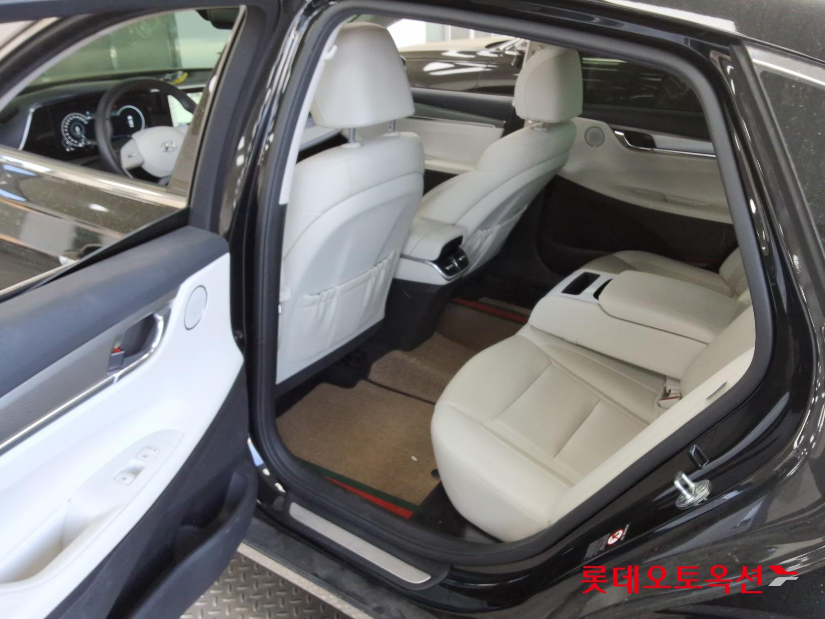 Hyundai Grandeur 2022 - Image 36