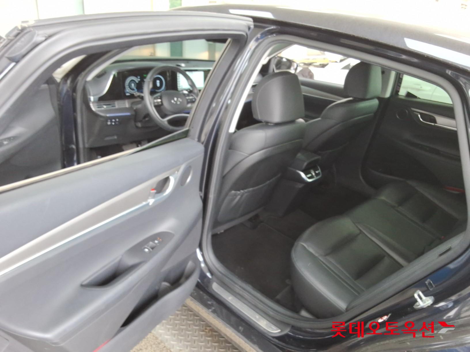 Hyundai Grandeur 2022 - Image 37