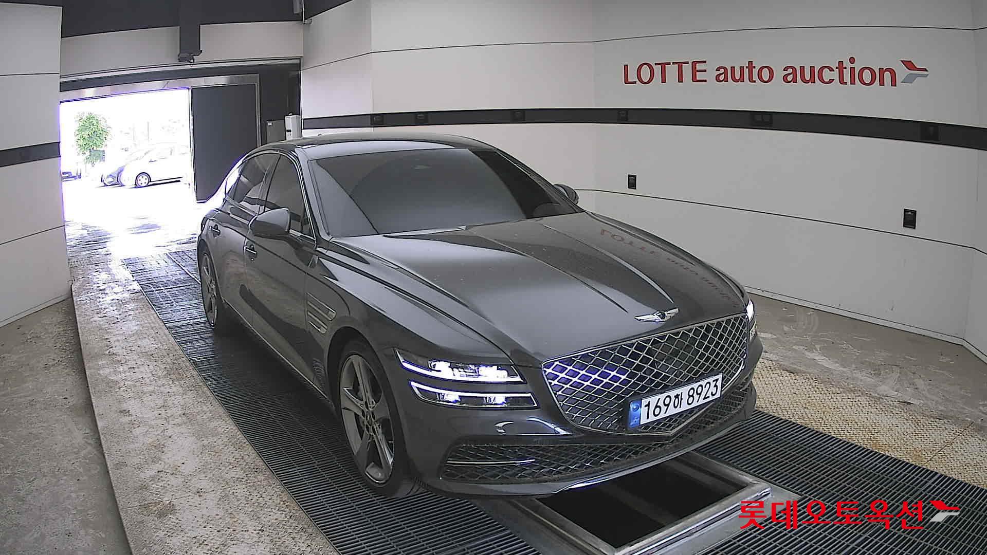 Genesis G80 - 24