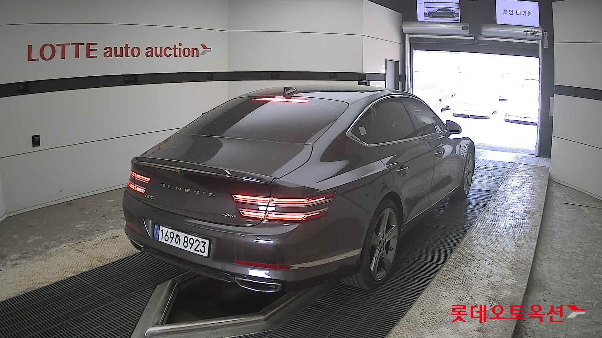 Genesis G80 - 18