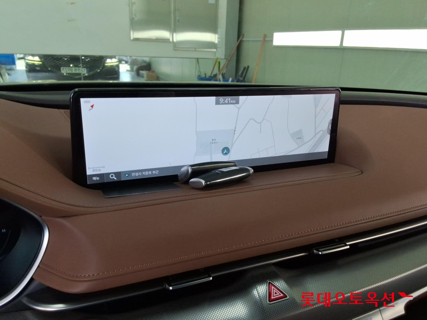 Genesis G80 - 32