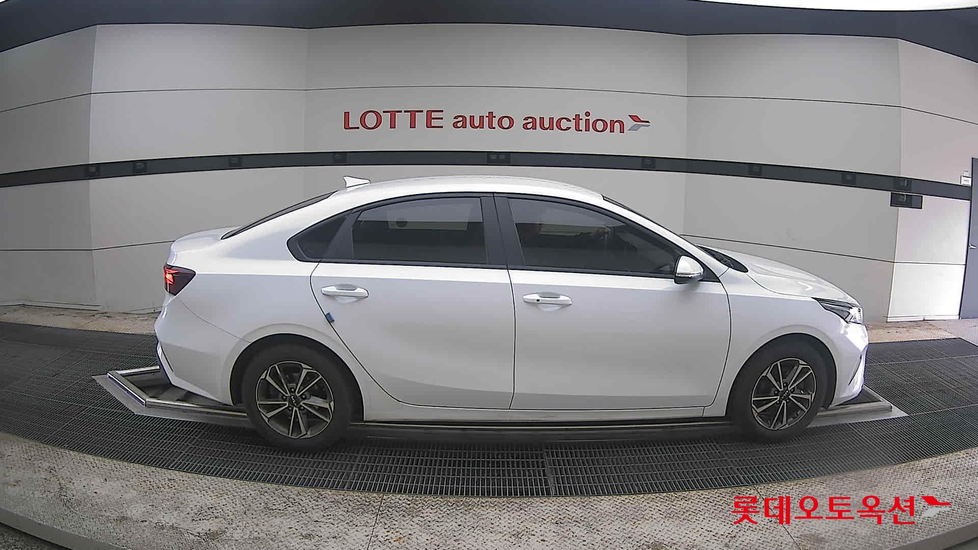 Kia K3 2022 - Image 21