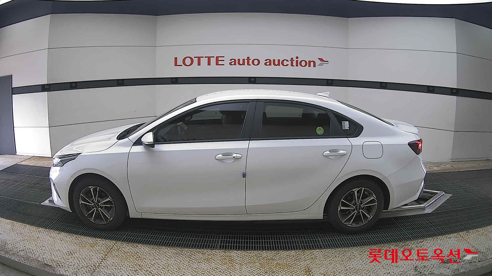 Kia K3 2022 - Image 13