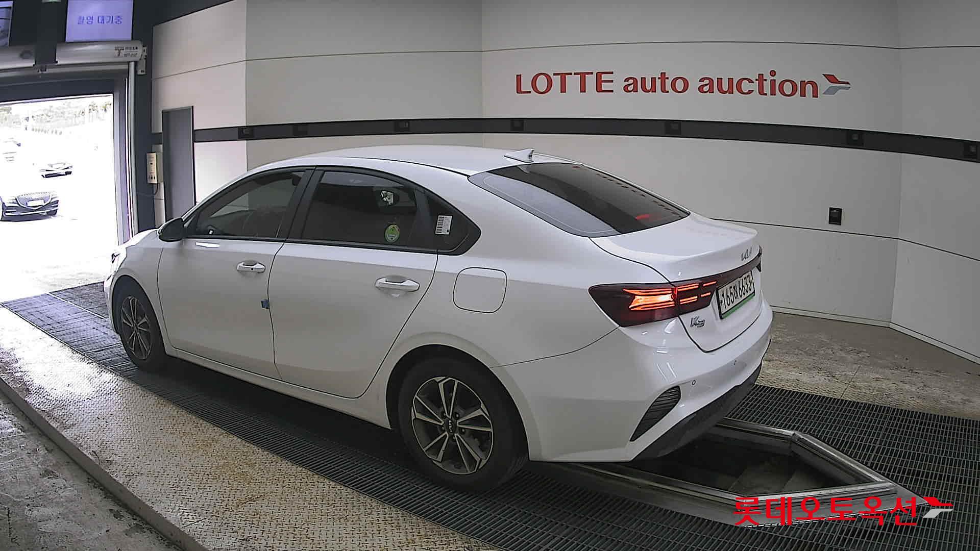 Kia K3 2022 - Image 15