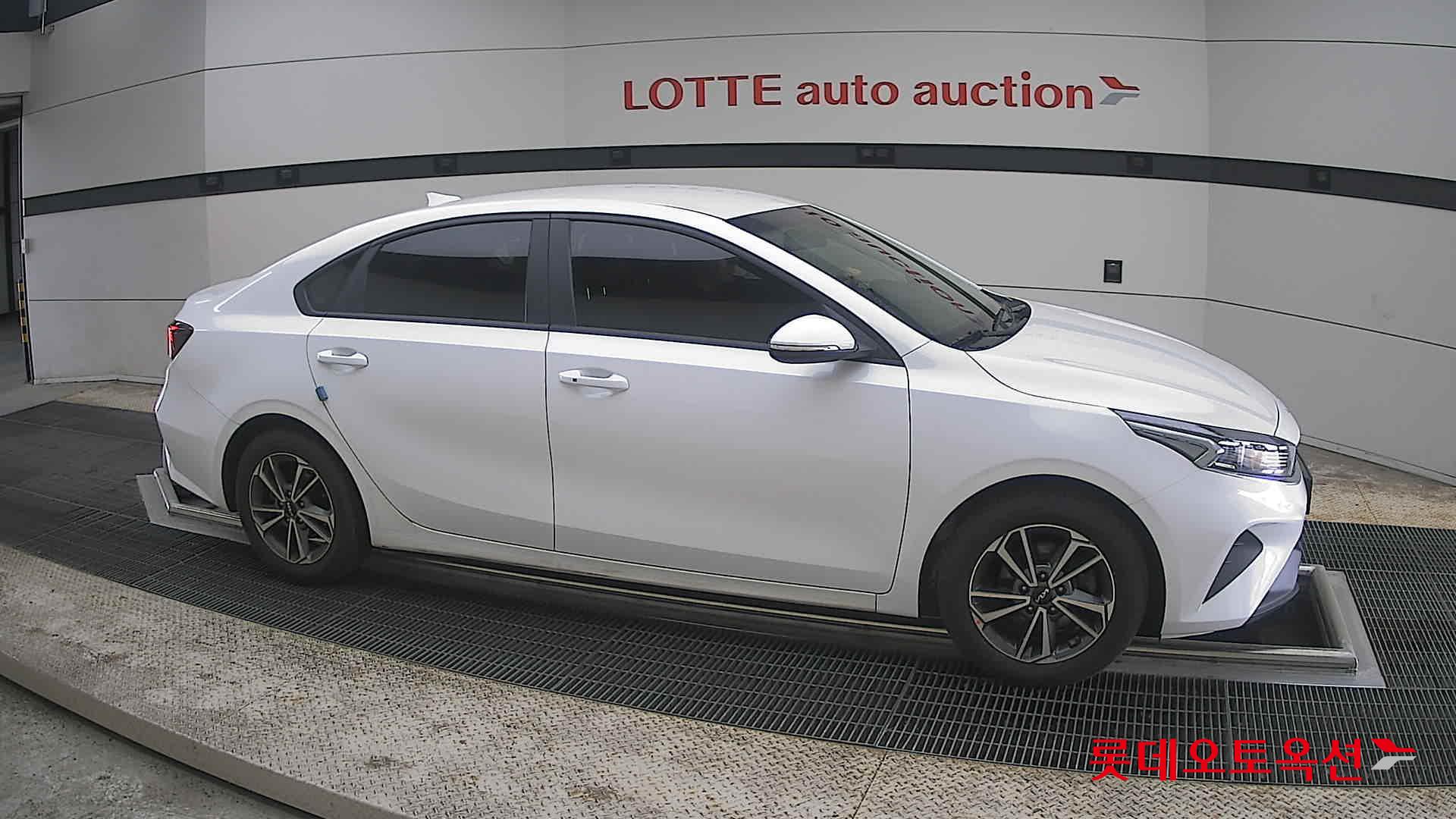 Kia K3 2022 - Image 22